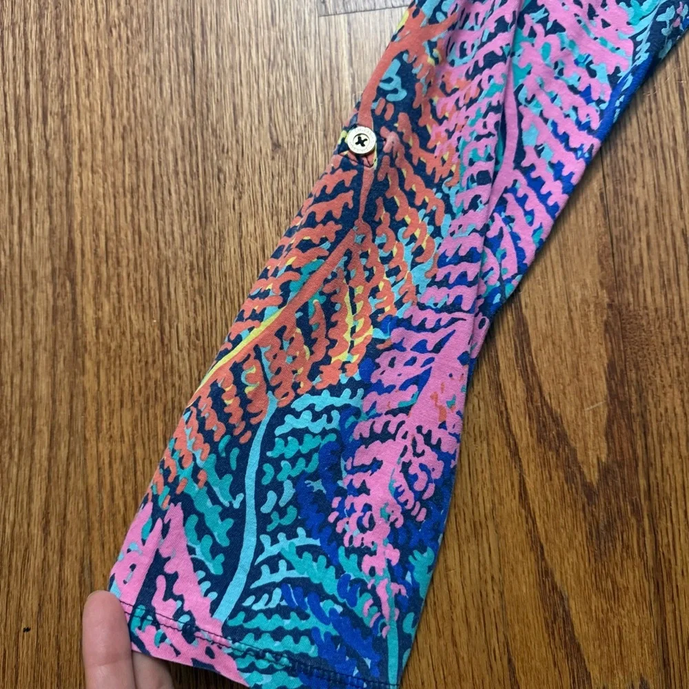 Lilly Pulitzer Porter Henley Top in the Electric Feel print size S - Picture 8 of 16